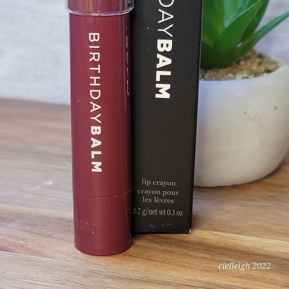 Avon Birthday Balm Lip Crayon - Fine Wine - Picture 2 of 5